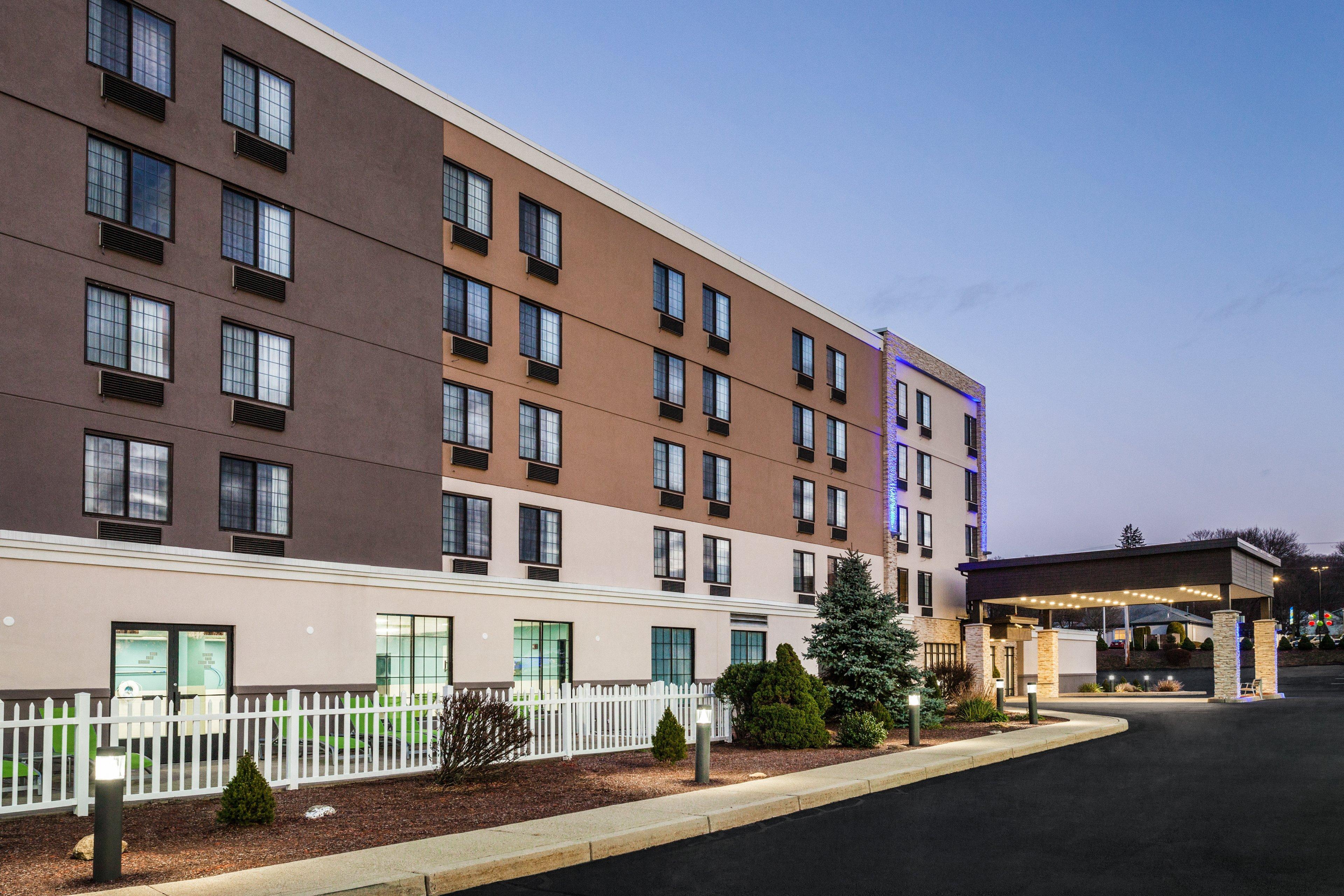 Holiday Inn Express Hotel & Suites Providence-Woonsocket By Ihg Eksteriør bilde