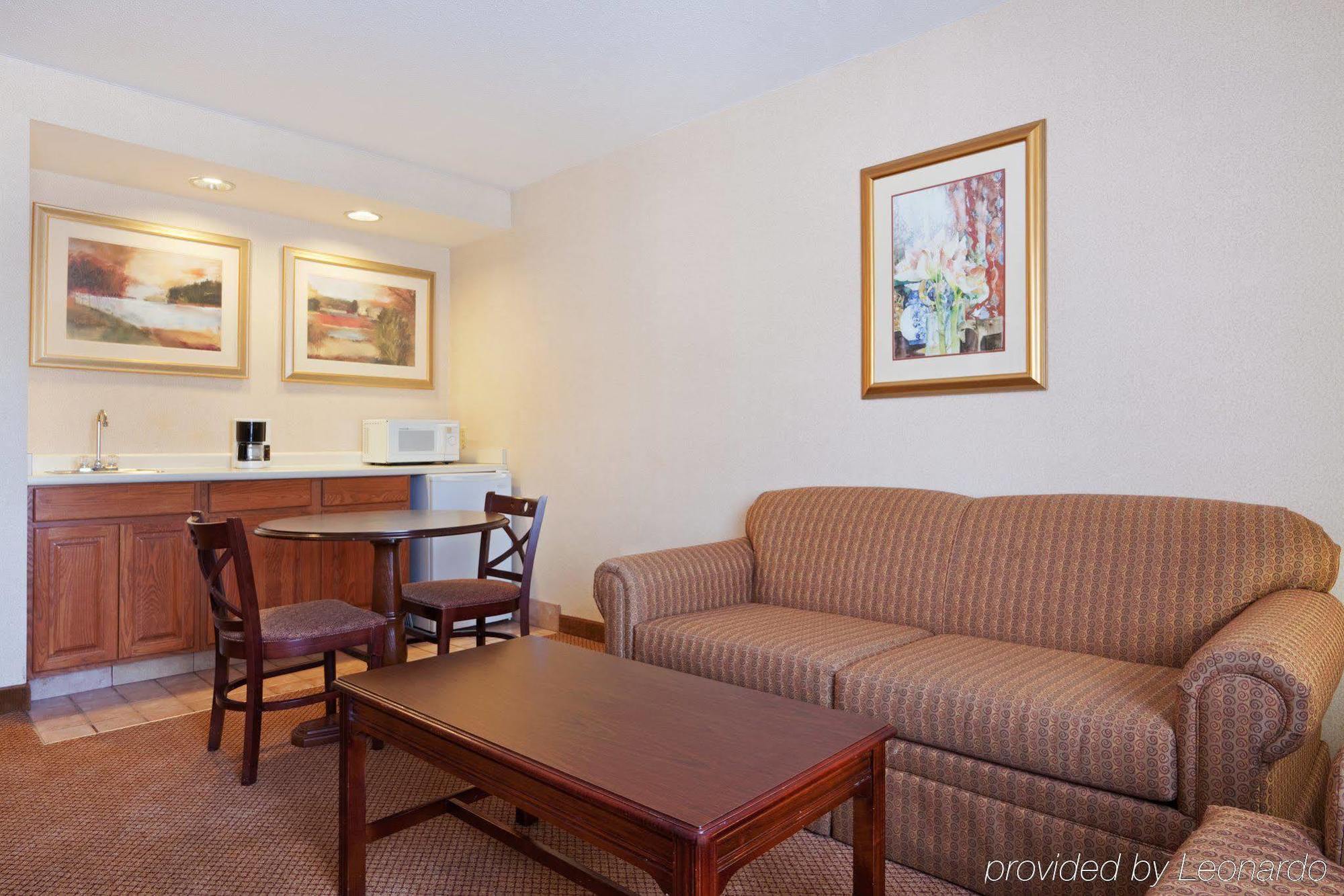 Holiday Inn Express Hotel & Suites Providence-Woonsocket By Ihg Rom bilde